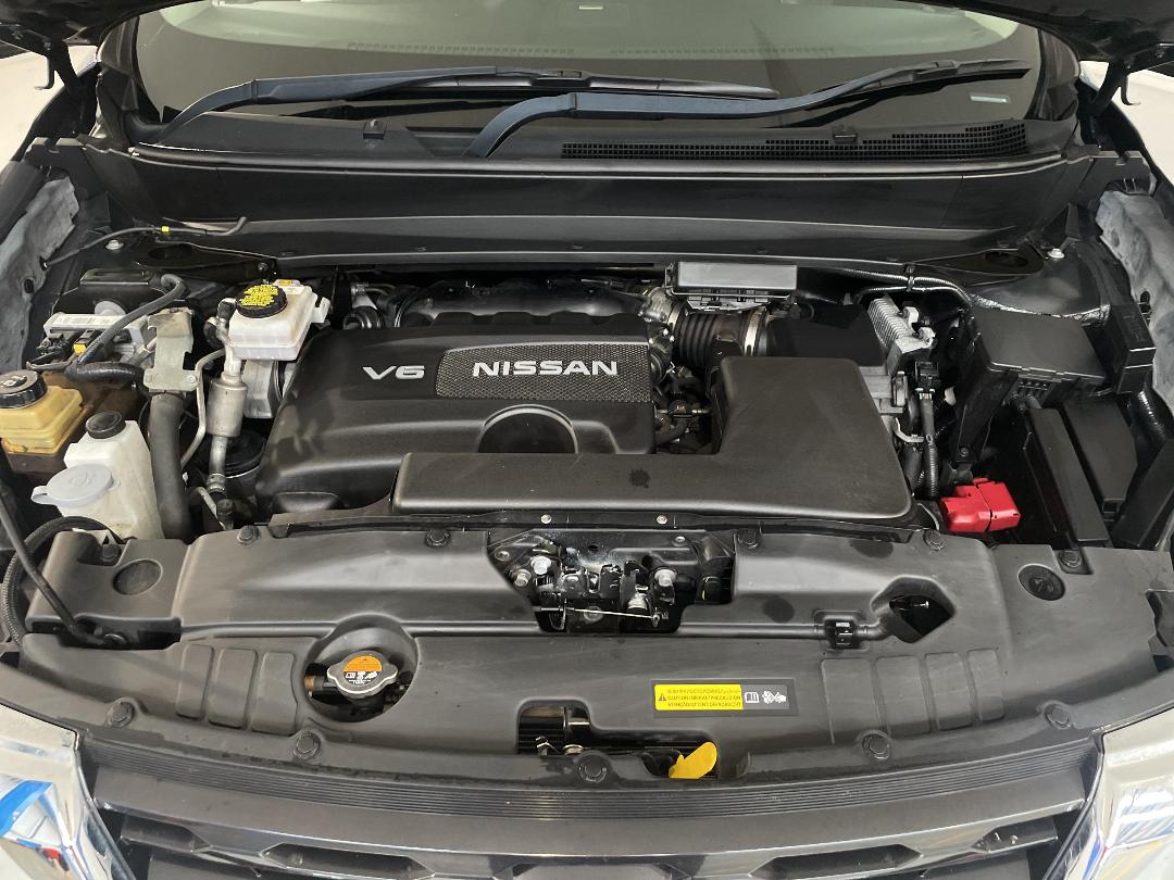 Photo '13' of Nissan Pathfinder