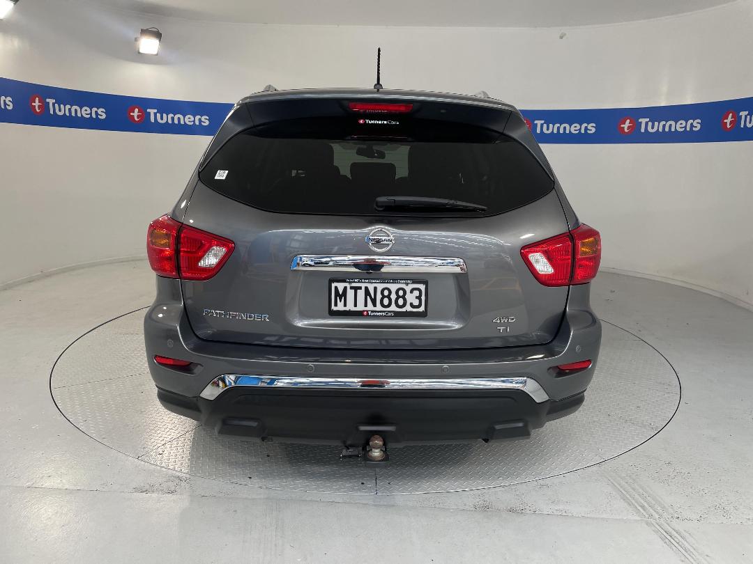 Photo '6' of Nissan Pathfinder