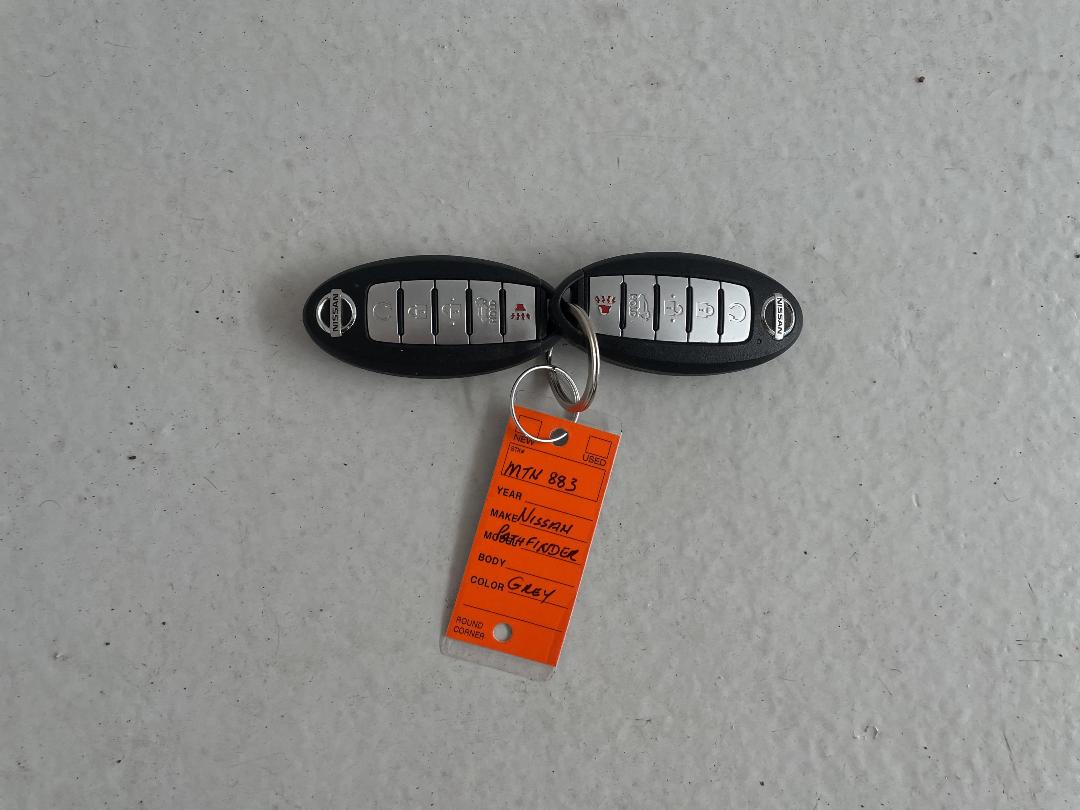 Photo '22' of Nissan Pathfinder