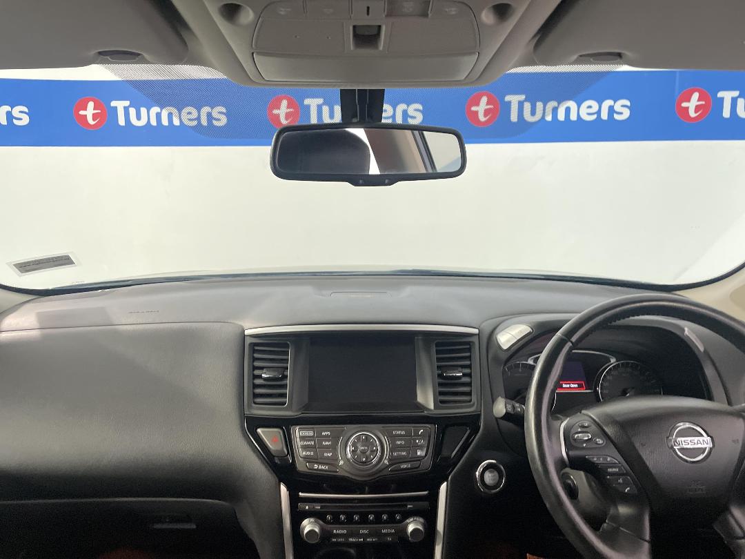 Photo '17' of Nissan Pathfinder