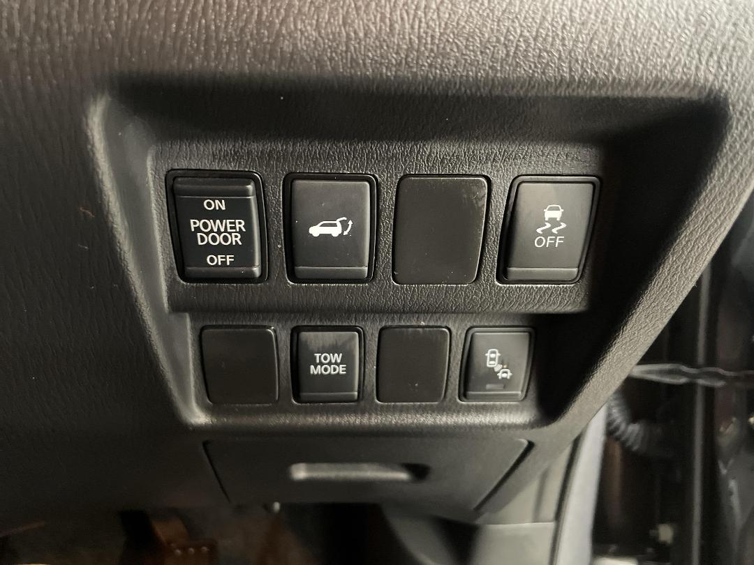 Photo '25' of Nissan Pathfinder