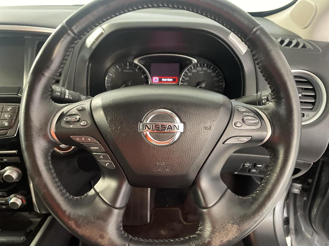 Photo '28' of Nissan Pathfinder