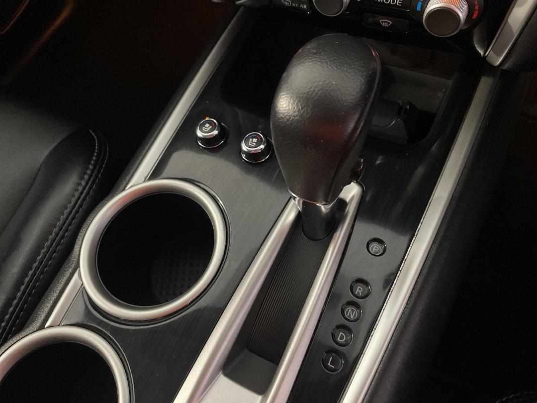 Photo '33' of Nissan Pathfinder