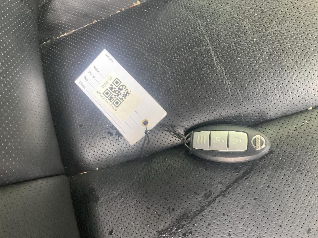 Photo '10' of Nissan X-Trail ST-L