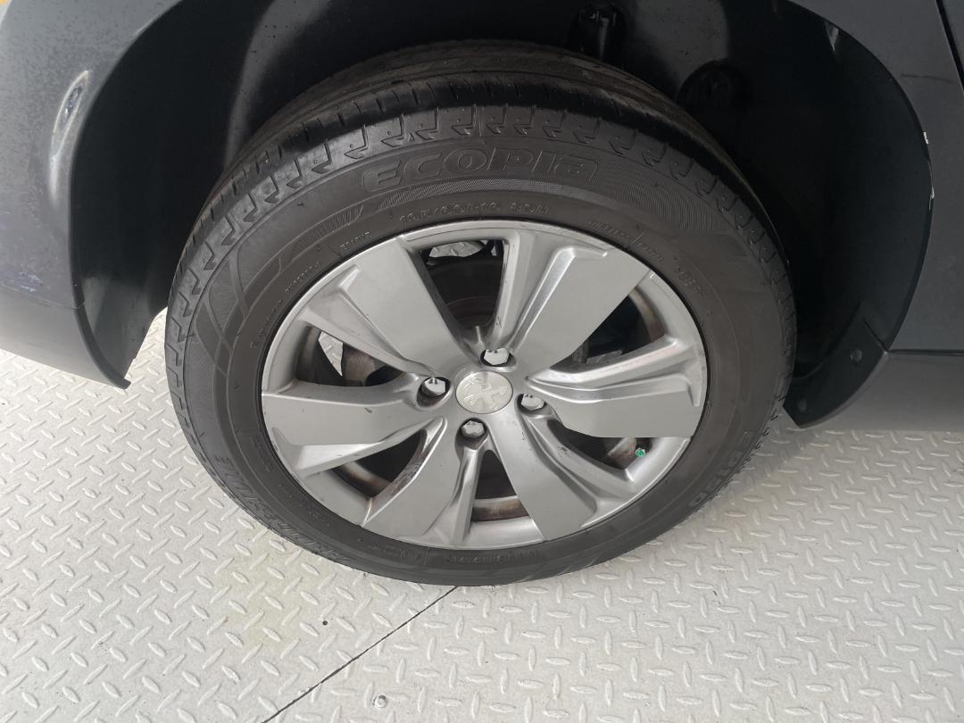 Photo '12' of Peugeot 2008 Photo '12' of Peugeot 2008