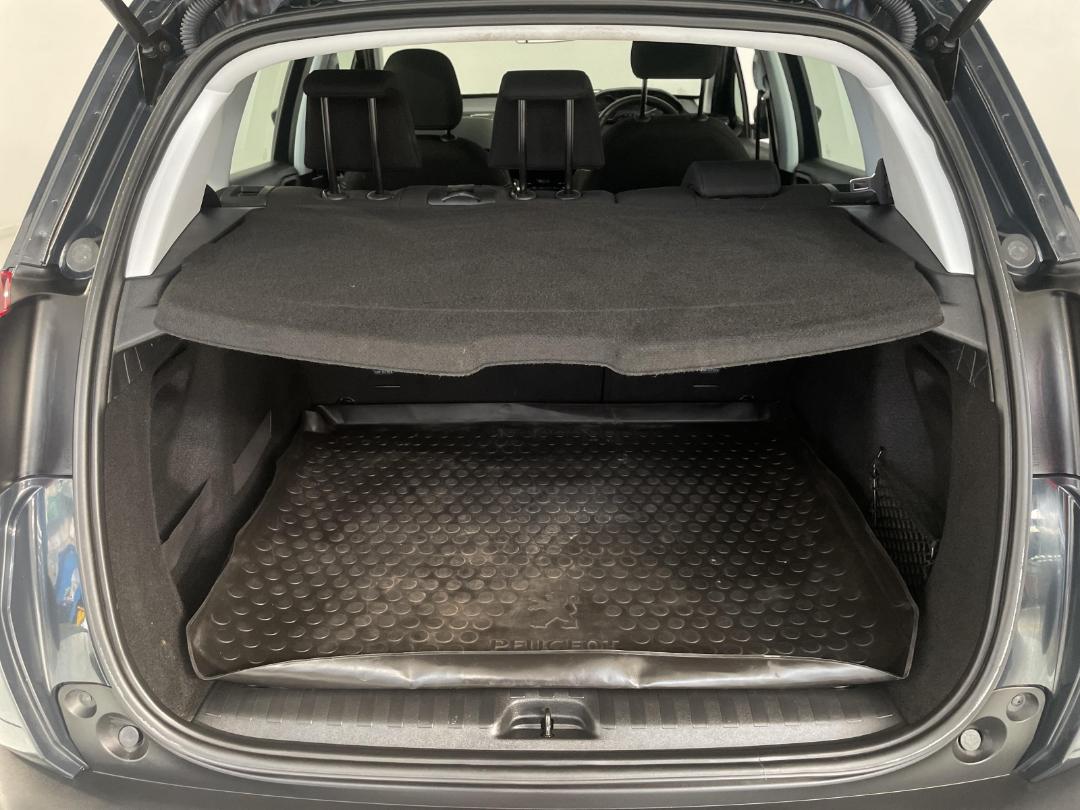 Photo '14' of Peugeot 2008 Photo '14' of Peugeot 2008