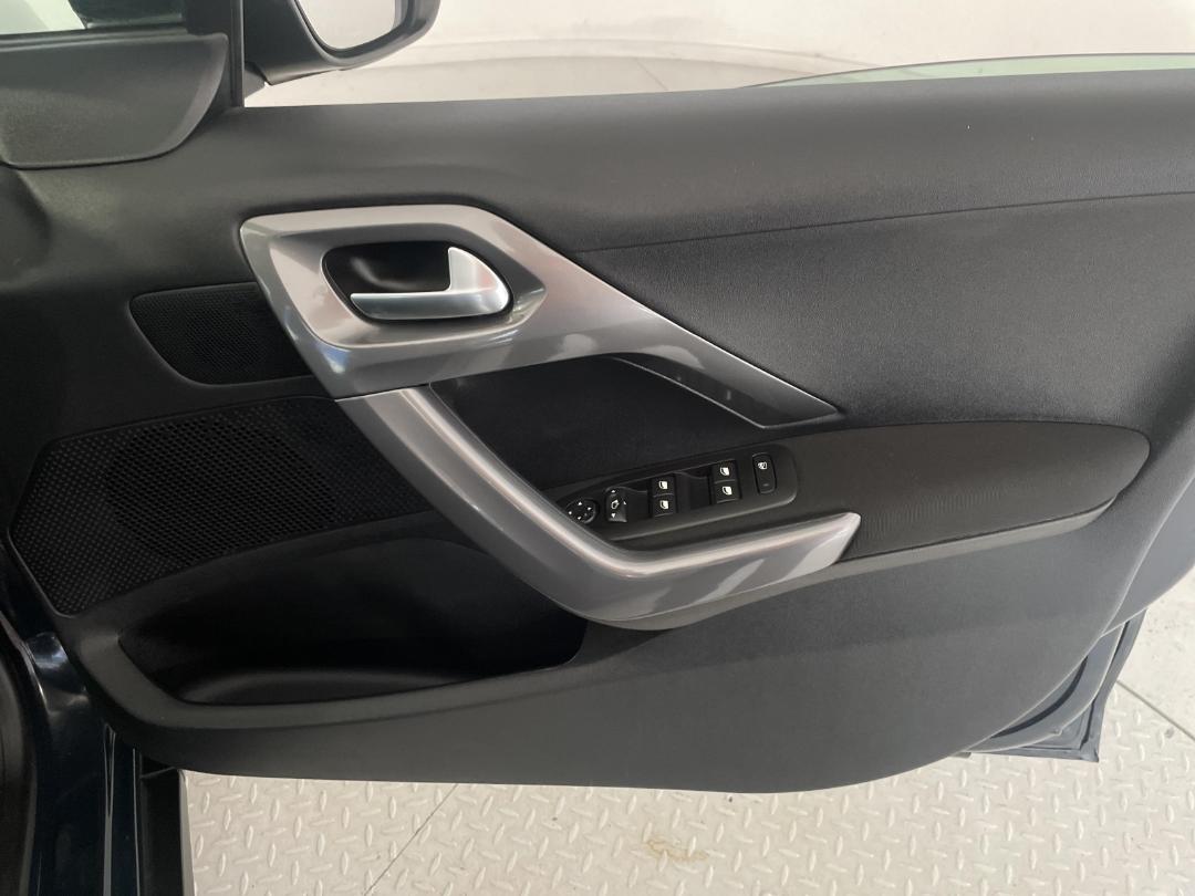 Photo '15' of Peugeot 2008 Photo '15' of Peugeot 2008