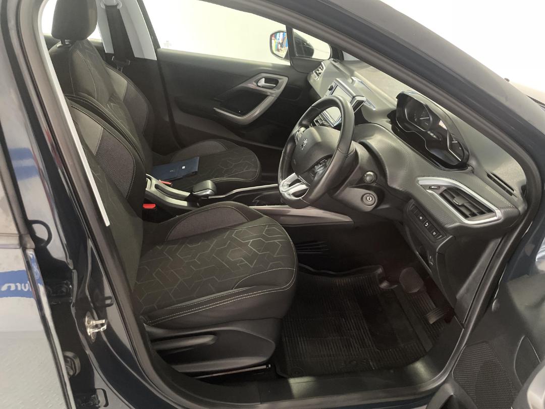 Photo '16' of Peugeot 2008 Photo '16' of Peugeot 2008