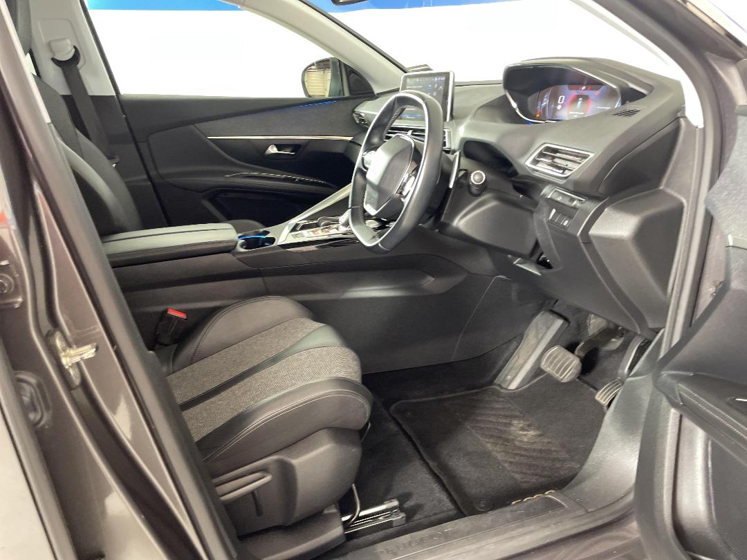 Photo '16' of Peugeot 5008