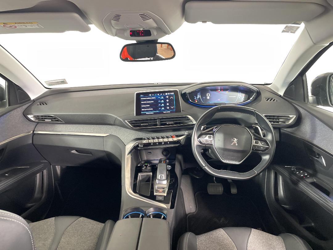 Photo '17' of Peugeot 5008