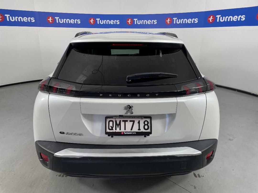 Photo '6' of Peugeot E-2008 Photo '6' of Peugeot E-2008