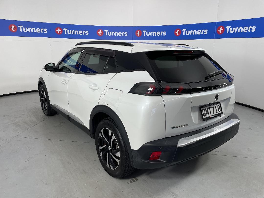 Photo '5' of Peugeot E-2008 Photo '5' of Peugeot E-2008