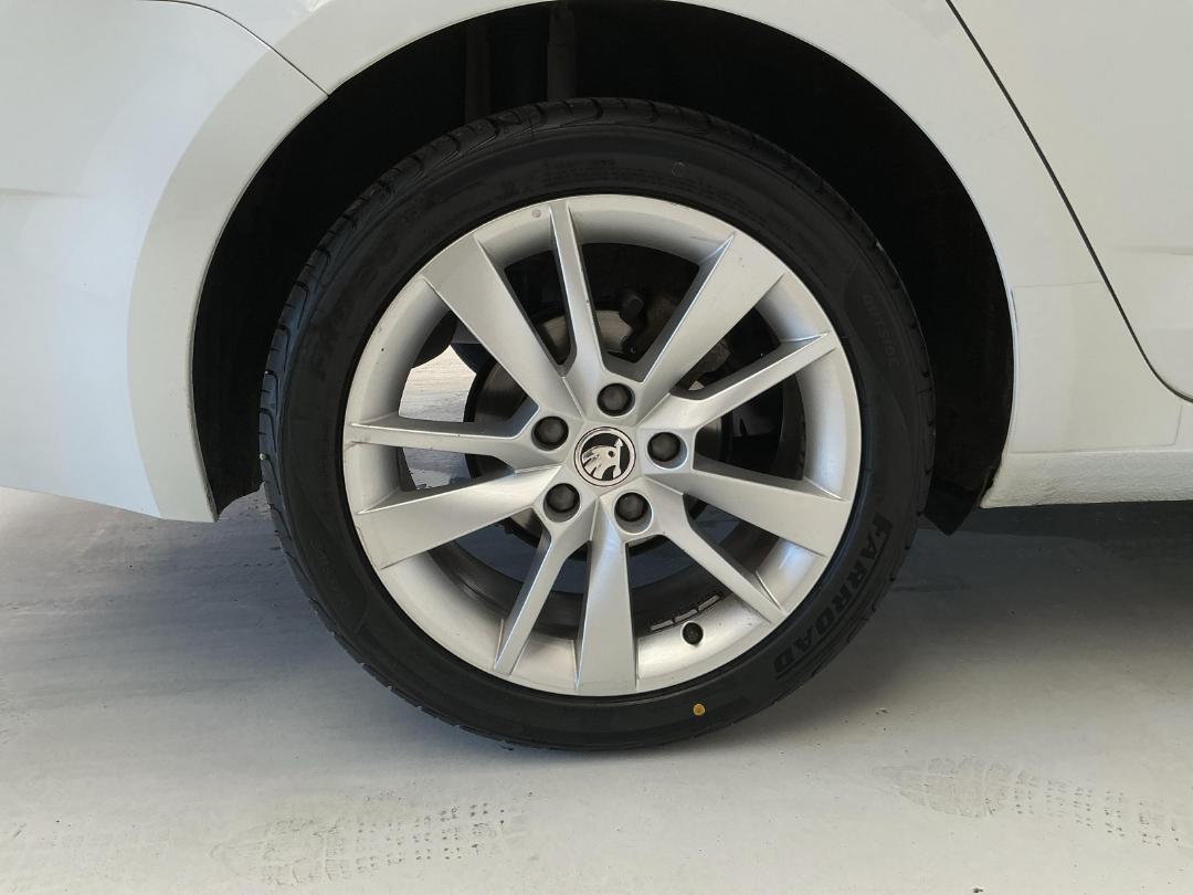 Photo '12' of Skoda Octavia Photo '12' of Skoda Octavia