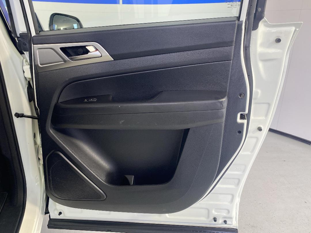 Photo '19' of Ssangyong Rhino