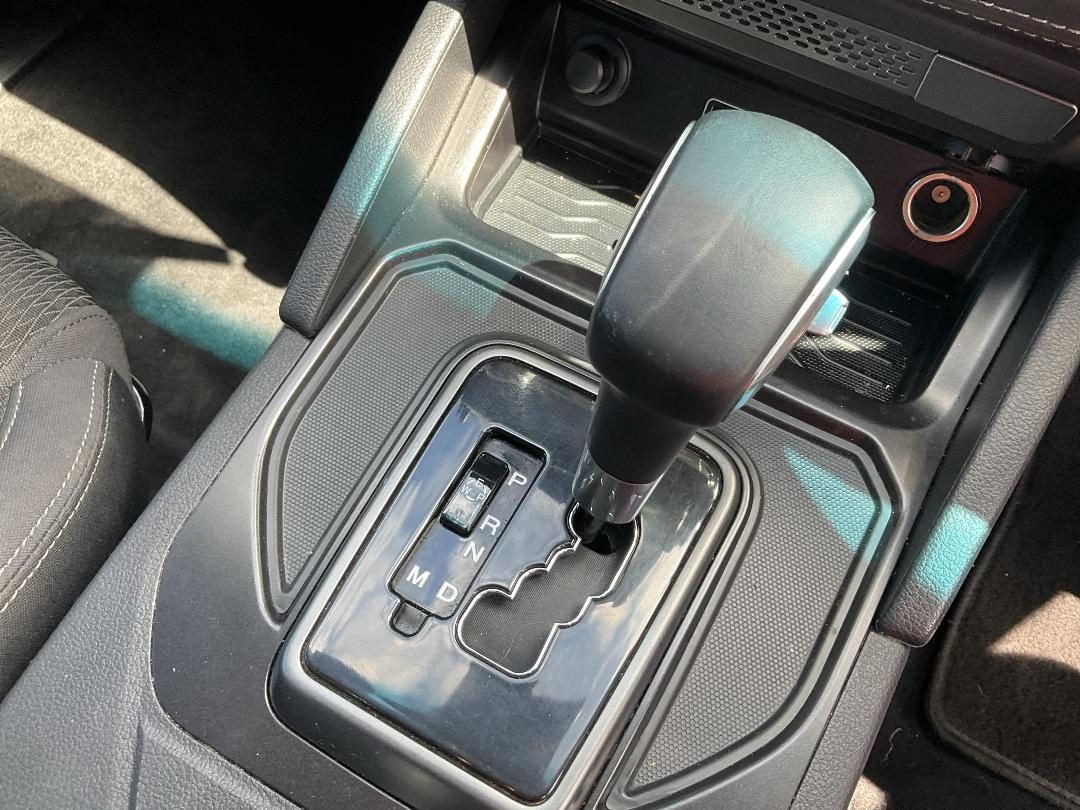 Photo '10' of Ssangyong Rhino XL D Auto 4WD Photo '10' of Ssangyong Rhino XL D Auto 4WD