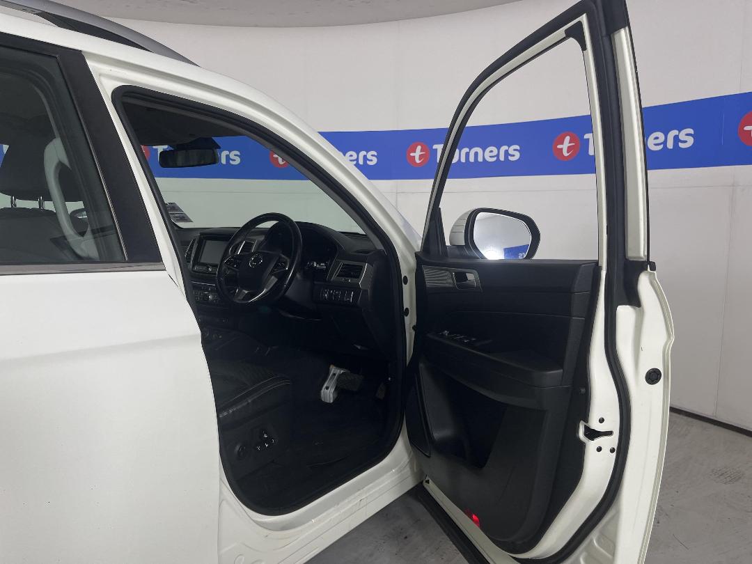 Photo '15' of Ssangyong Rhino