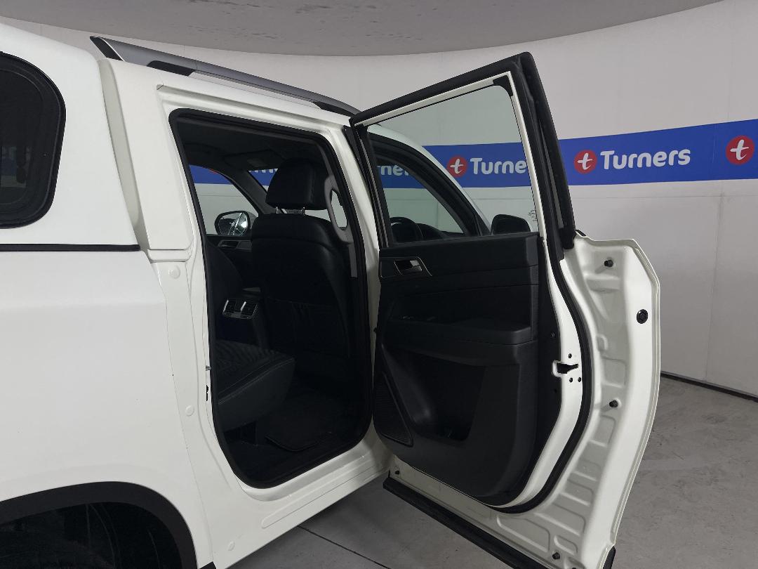 Photo '19' of Ssangyong Rhino