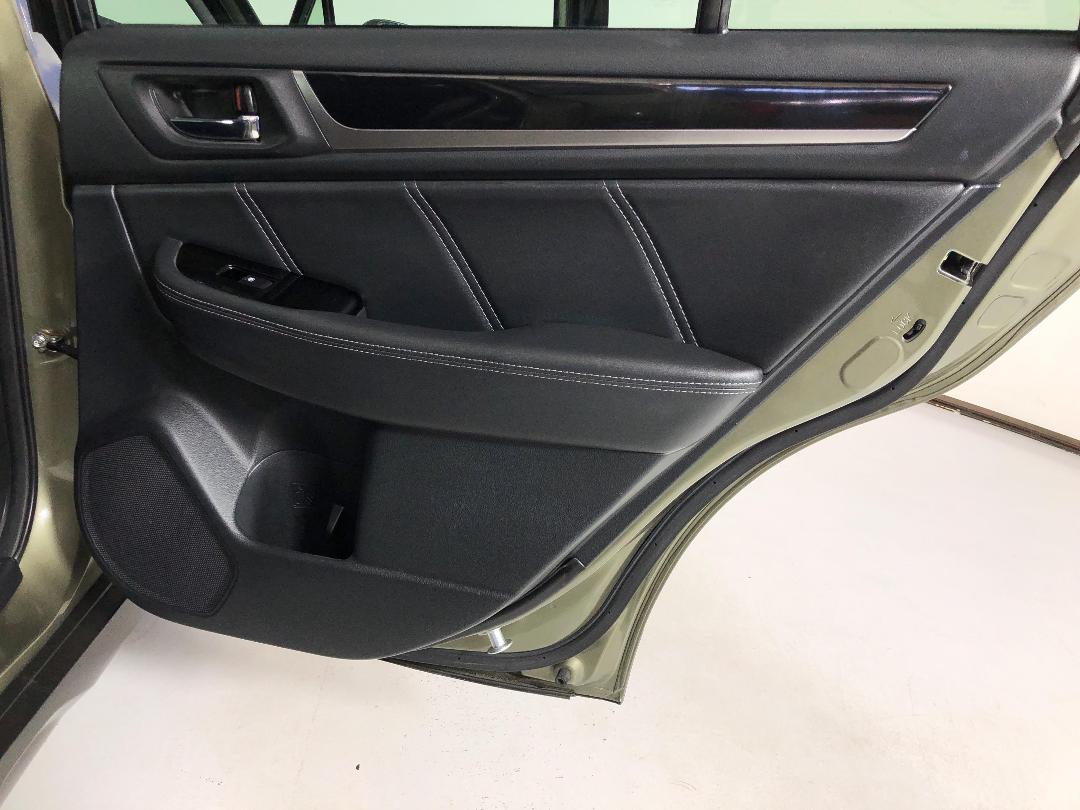 Photo '19' of Subaru Outback Photo '19' of Subaru Outback