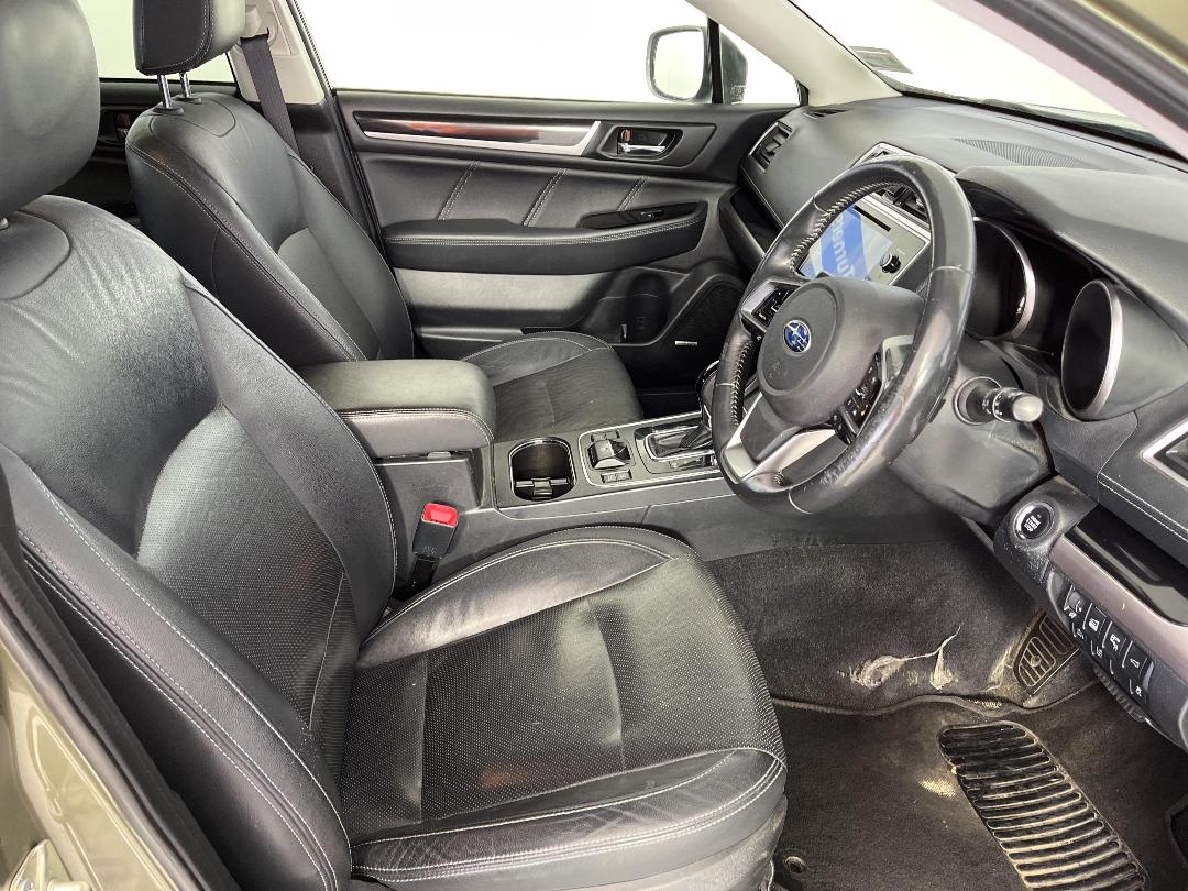 Photo '16' of Subaru Outback