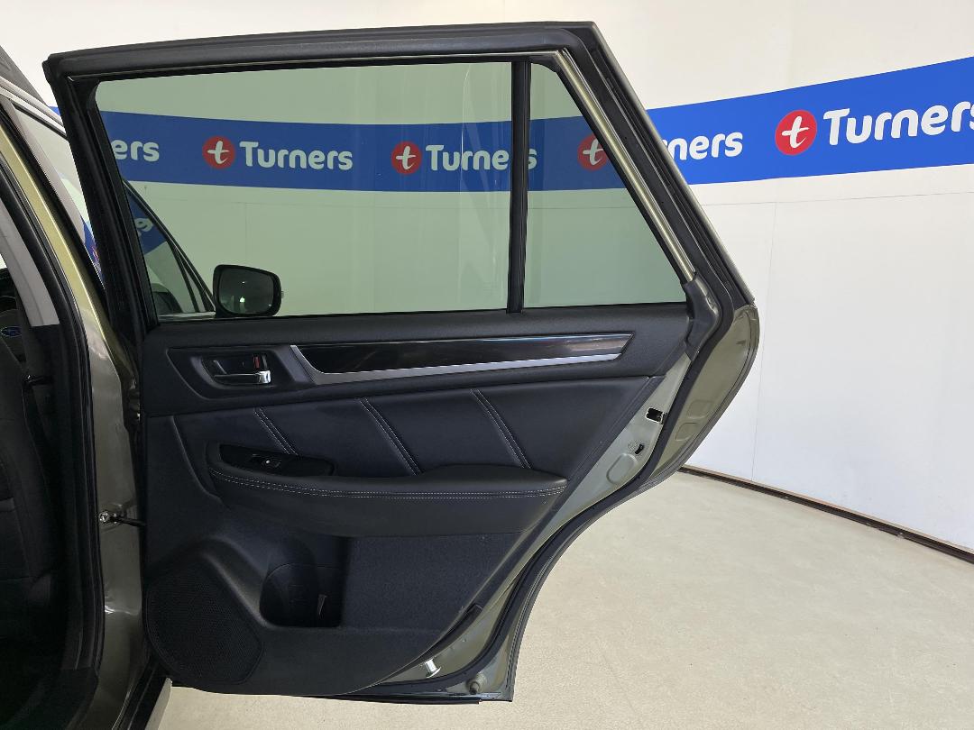 Photo '19' of Subaru Outback