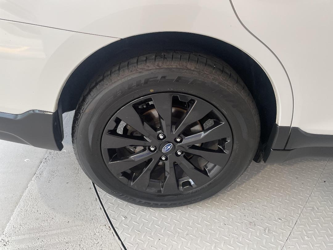 Photo '12' of Subaru Outback