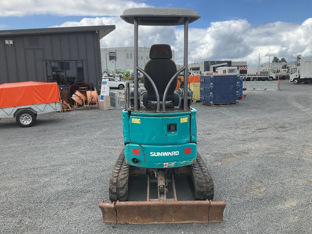 Photo '7' of SUNWARD SWE18UF Excavator
