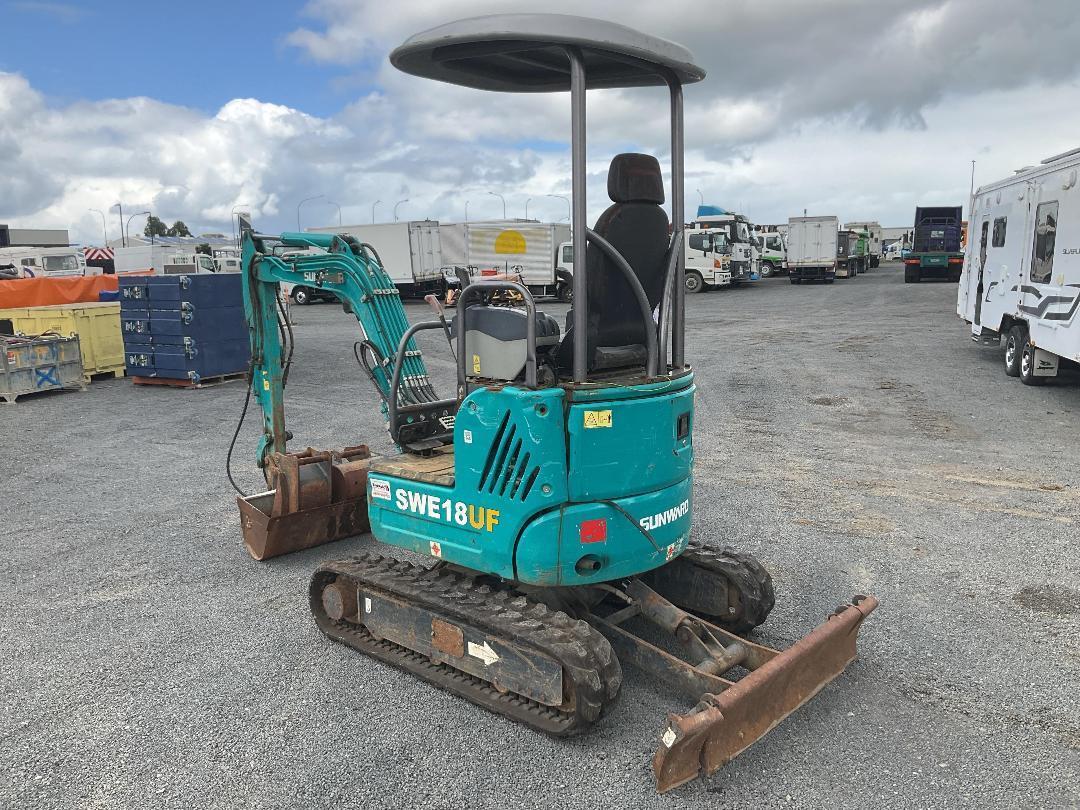 Photo '9' of SUNWARD SWE18UF Excavator