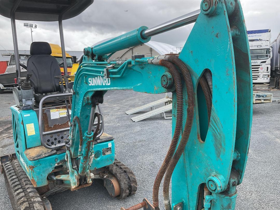 Photo '20' of SUNWARD SWE18UF Excavator