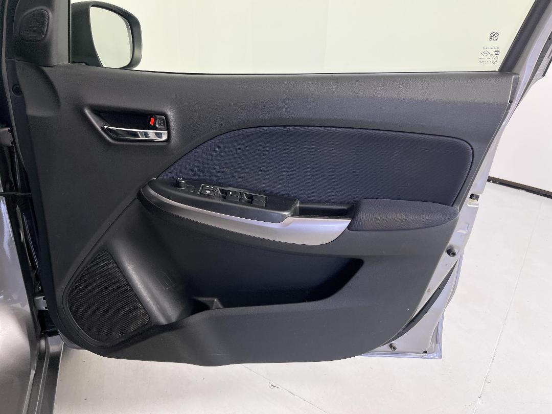 Photo '15' of Suzuki Baleno Photo '15' of Suzuki Baleno