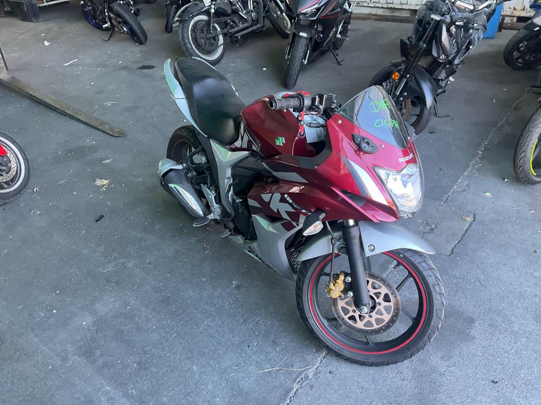 Photo '2' of Suzuki GSX150 Fdza Gixxer Photo '2' of Suzuki GSX150 Fdza Gixxer