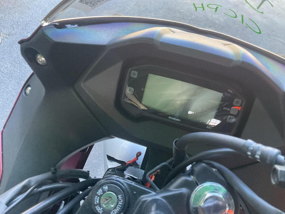 Photo '8' of Suzuki GSX150 Fdza Gixxer Photo '8' of Suzuki GSX150 Fdza Gixxer