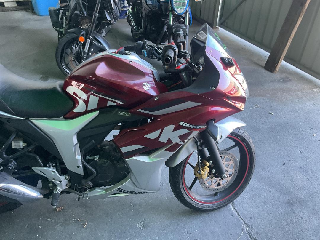 Photo '12' of Suzuki GSX150 Fdza Gixxer Photo '12' of Suzuki GSX150 Fdza Gixxer