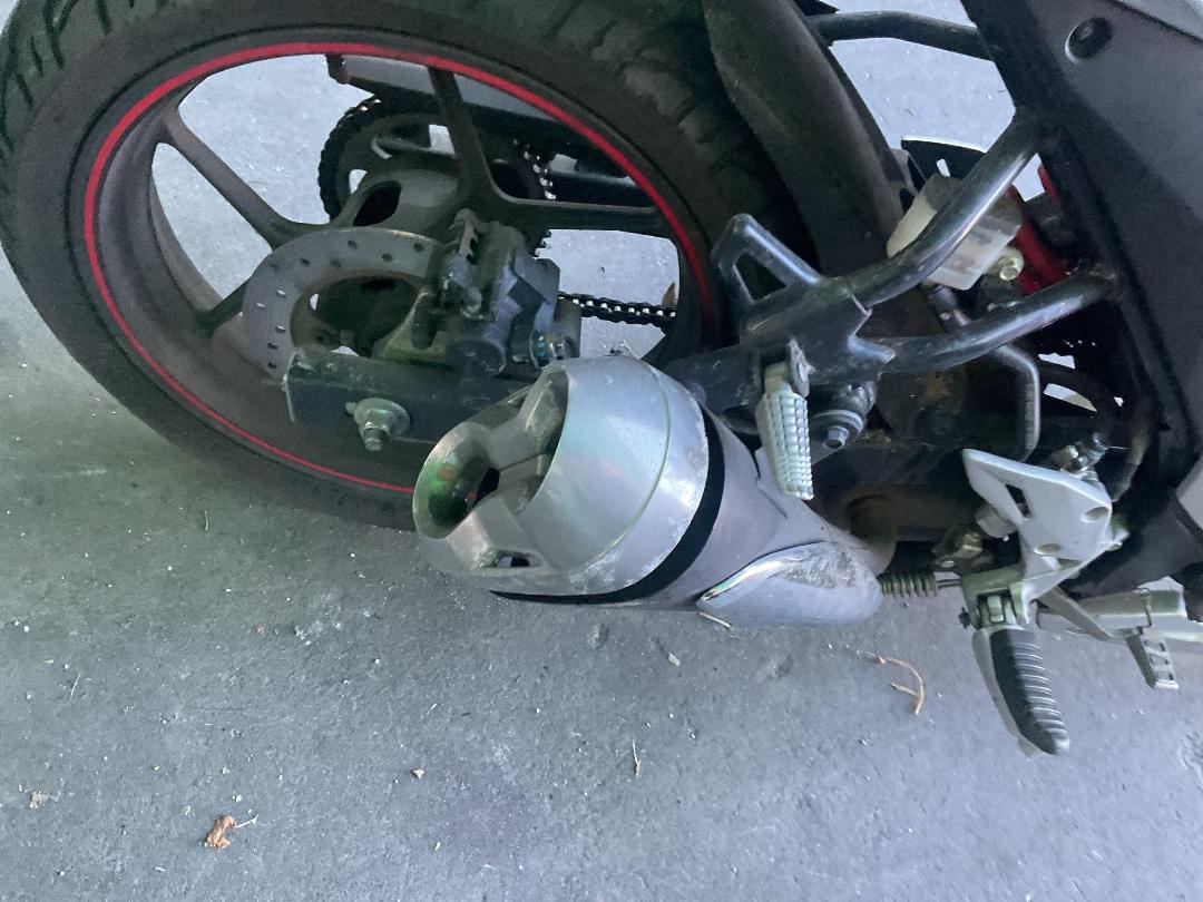 Photo '16' of Suzuki GSX150 Fdza Gixxer Photo '16' of Suzuki GSX150 Fdza Gixxer