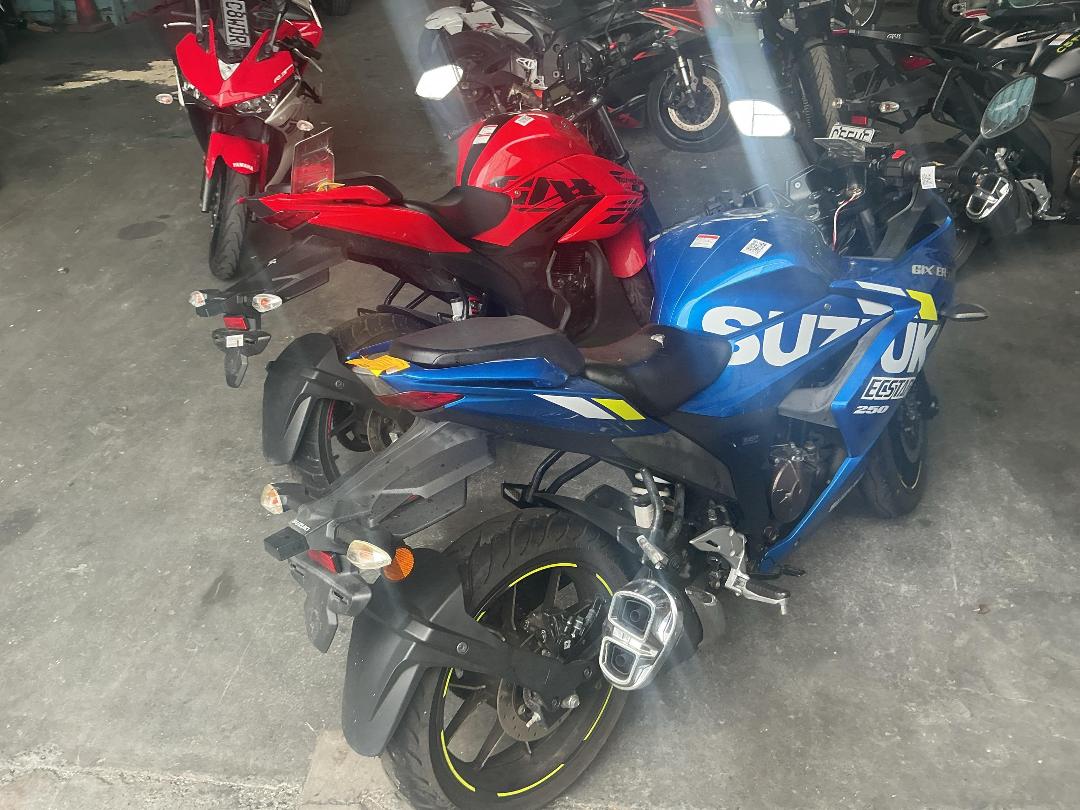Photo '7' of Suzuki GSX250Frlzl9 no submodel