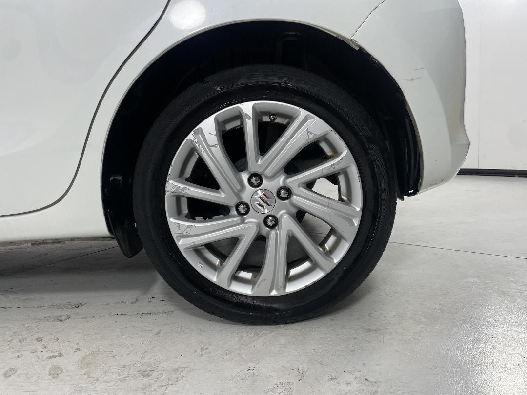 Photo '11' of Suzuki Swift