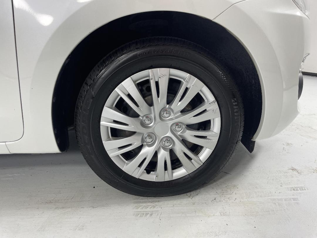 Photo '9' of Suzuki Swift Photo '9' of Suzuki Swift