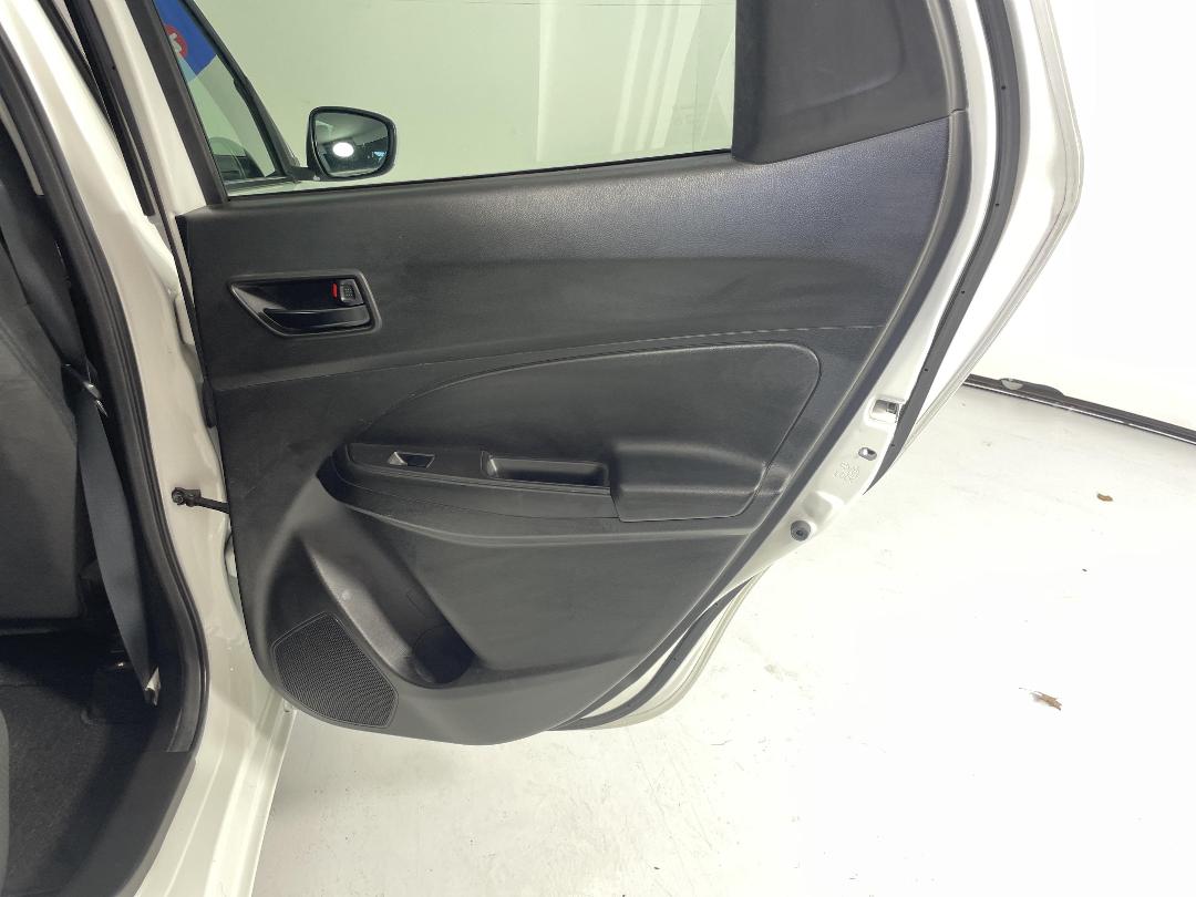 Photo '19' of Suzuki Swift Photo '19' of Suzuki Swift