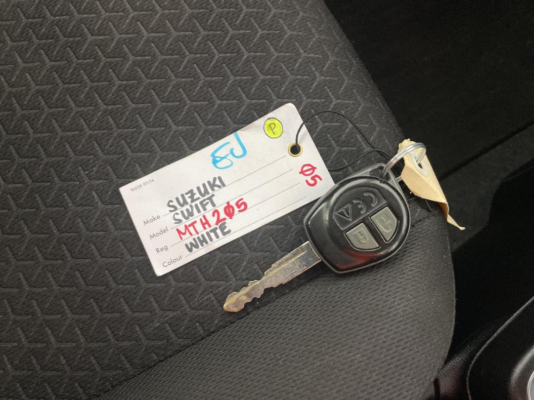 Photo '22' of Suzuki Swift Photo '22' of Suzuki Swift