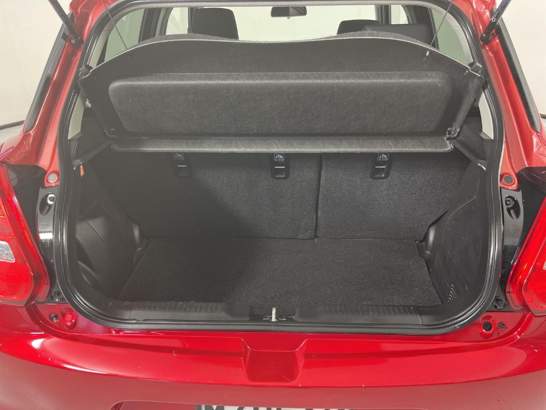 Photo '14' of Suzuki Swift