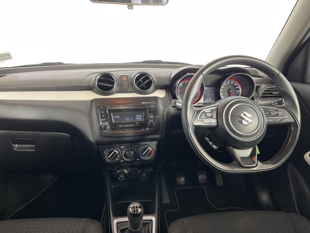 Photo '17' of Suzuki Swift