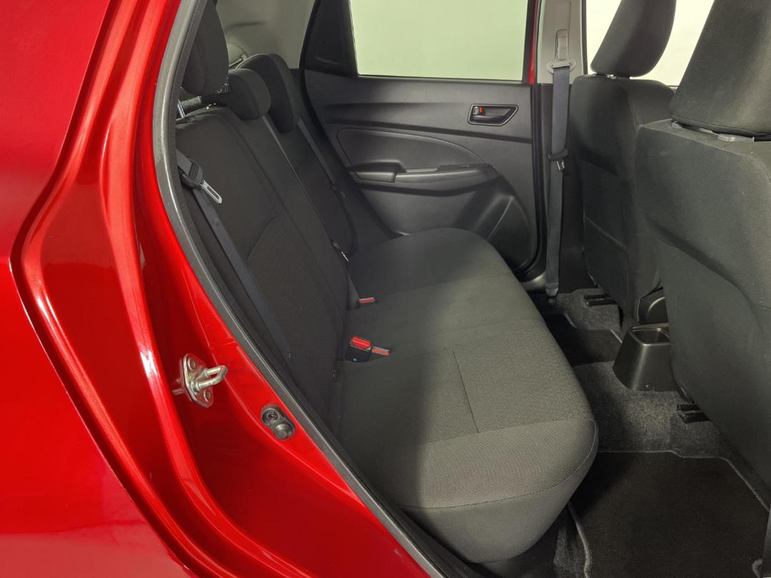 Photo '20' of Suzuki Swift