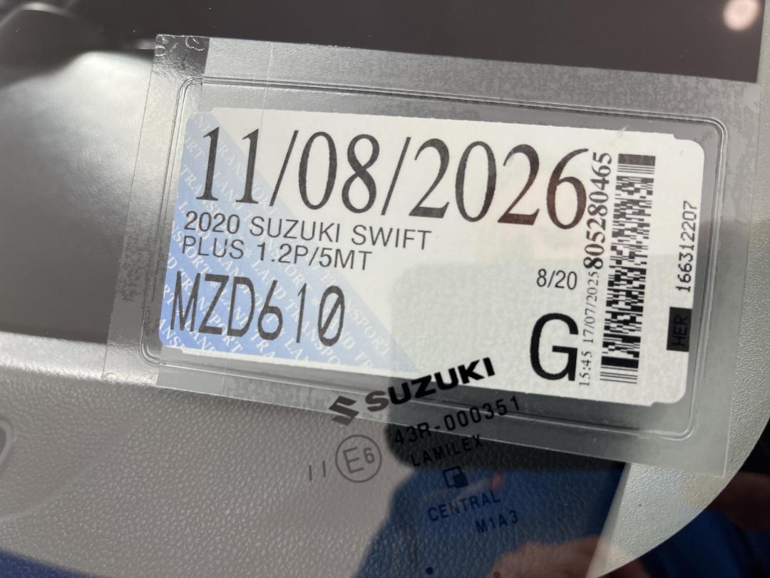 Photo '24' of Suzuki Swift