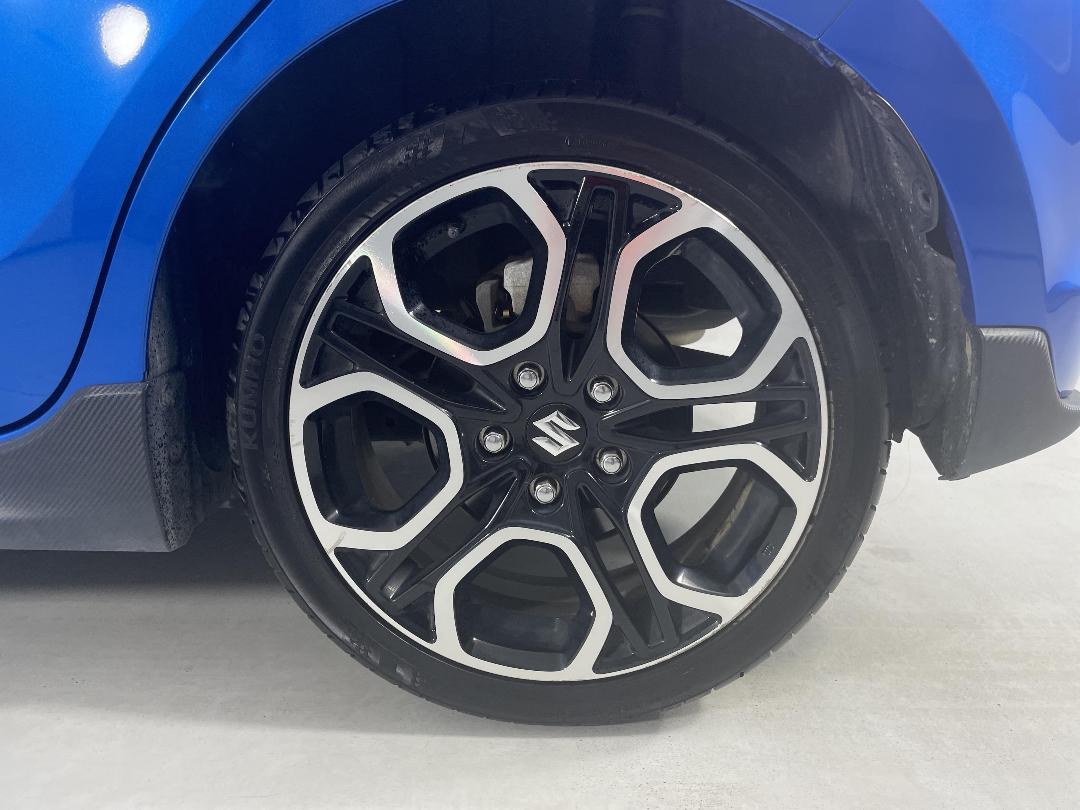 Photo '11' of Suzuki Swift