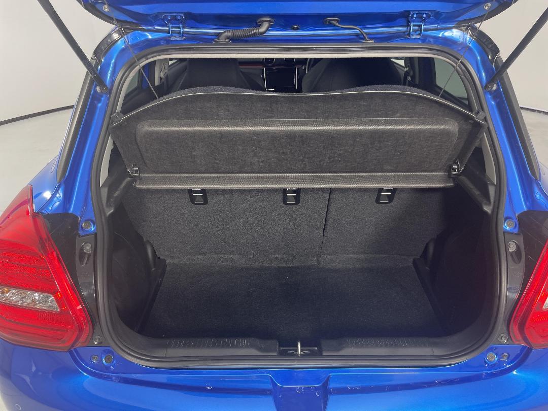 Photo '14' of Suzuki Swift