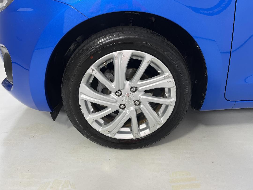 Photo '10' of Suzuki Swift