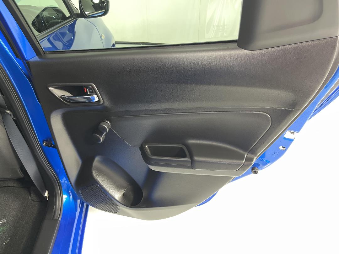 Photo '19' of Suzuki Swift