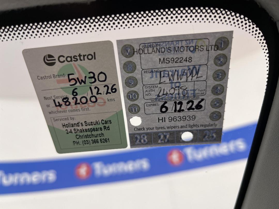 Photo '23' of Suzuki Swift