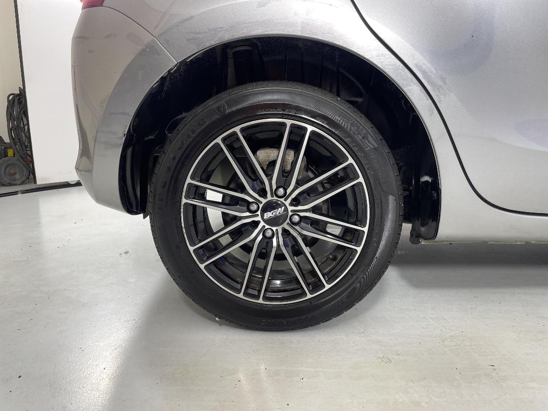 Photo '12' of Suzuki Swift