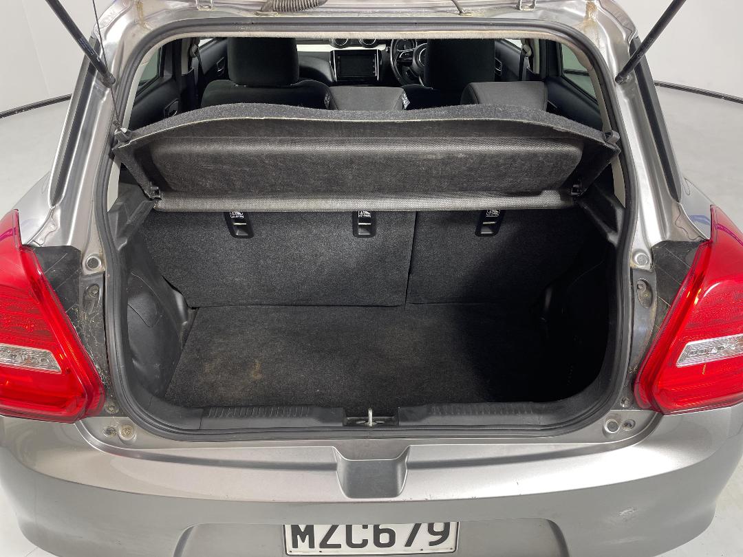 Photo '14' of Suzuki Swift