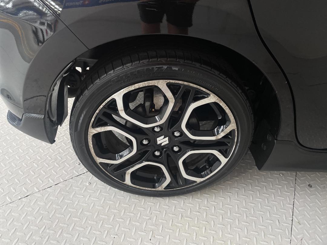 Photo '12' of Suzuki Swift